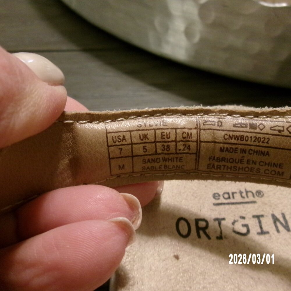 Earth Origins Leather Strappy Sandals "Sylvie" SAND WHITE (BEIGE) SIZE 7 M - Picture 3 of 6